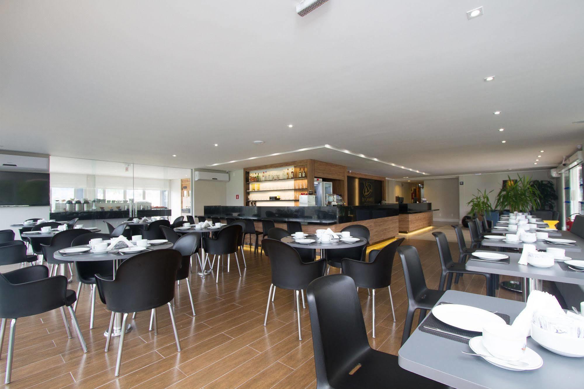 Le Canard Joinville Exterior photo